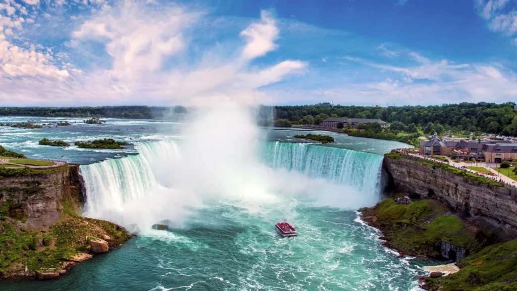 Toronto & Niagara: Skyline, Icewine & Waterfalls (5 Nights)